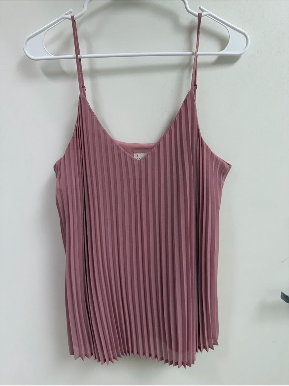 Ladies Pink Pleated Sphagetti Strapped Shirt Size Large dusty rose